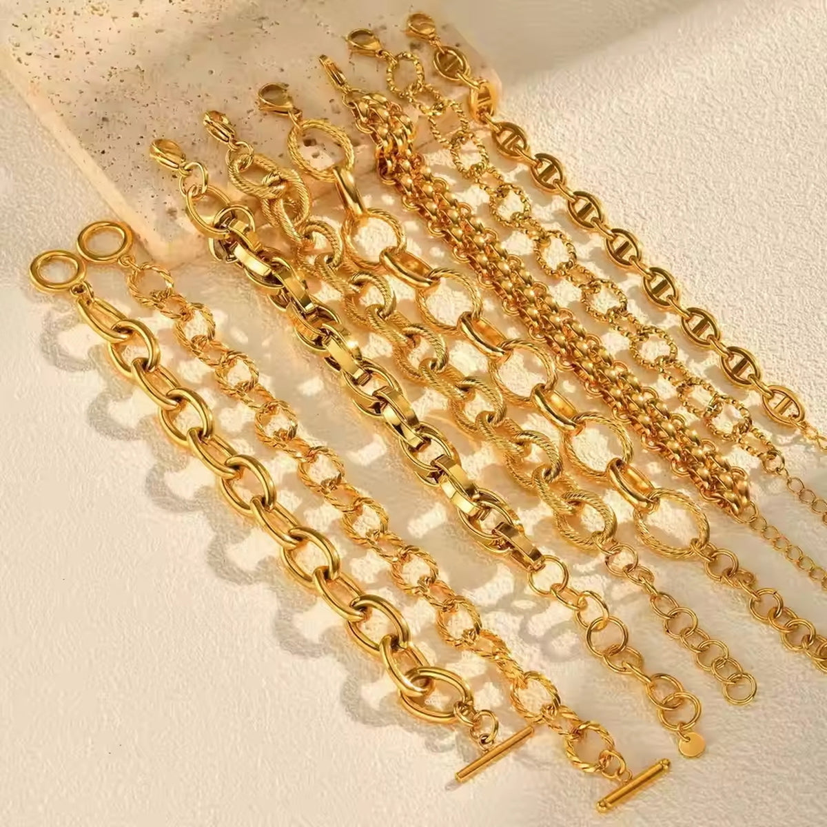 Toggle Bracelet for Women – Chunky Oval Link Chain, Gold-Tone