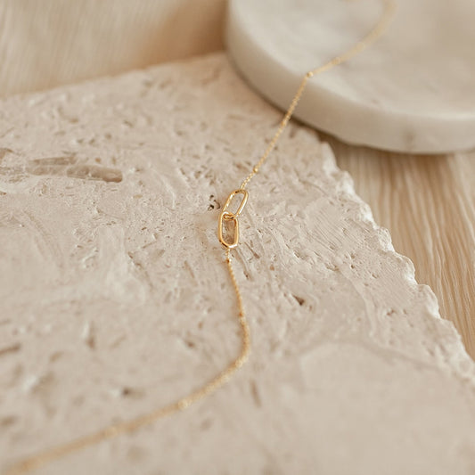 Interlocking Circle Necklace for Women – image 2